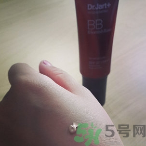 dr.jart銀管和黑管的區(qū)別？蒂佳婷銀色bb和黑色bb哪個(gè)好？