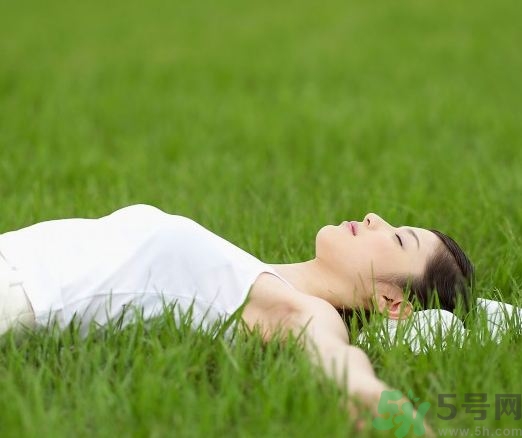 白帶像鼻涕一樣正常嗎?白帶像鼻涕一樣怎么回事? 白帶像鼻涕一樣正常嗎?白帶像鼻涕一樣怎么回事?