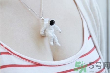 如何利用胸罩塑造迷人乳溝？長(zhǎng)期擠乳溝的四大危害