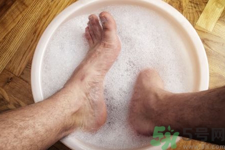 怎么治腳臭？腳臭的原因是什么？