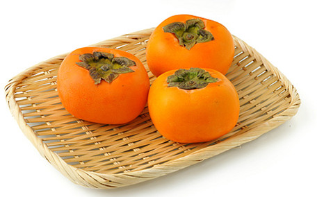 柿子會(huì)導(dǎo)致流產(chǎn)嗎 柿子會(huì)引起腹脹嗎