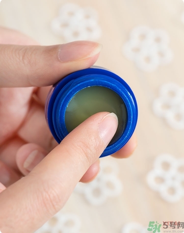 Blistex碧唇小藍罐好用嗎？怎么用？