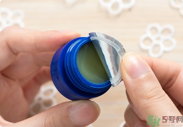 Blistex碧唇小藍罐好用嗎？怎么用？