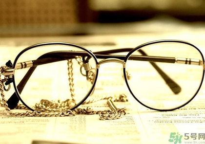 散光多少度算嚴(yán)重？散光相當(dāng)于近視多少度？