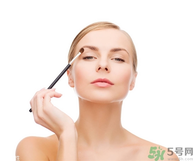 飄眉好不好？飄眉后痂掉了顏色很淡