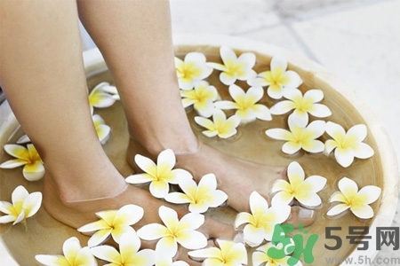 孕婦可以用生姜泡腳嗎？生姜泡腳的方法是什么？