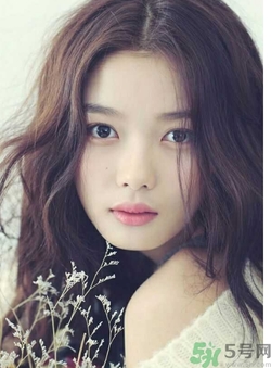 金裕貞妝容 金裕貞蜜桃妝怎么化？