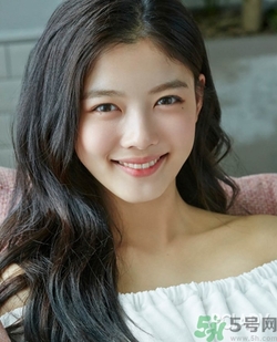 金裕貞妝容 金裕貞蜜桃妝怎么化？