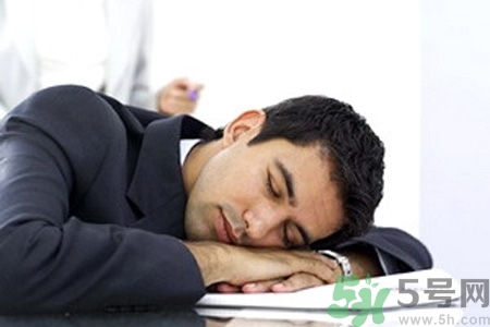 吃完午飯睡覺會胖嗎？吃完飯就睡覺好嗎？