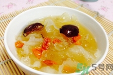 秋季吃什么滋陰潤肺？秋季女人養(yǎng)生滋陰潤肺湯譜