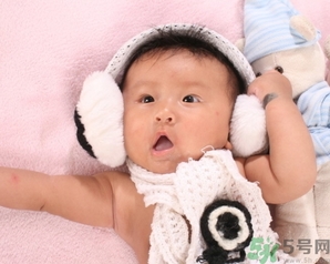 奶蘚是濕疹嗎？奶蘚和濕疹的區(qū)別