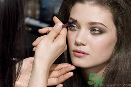 ?眉毛上可以涂生發(fā)液嗎？眉毛涂生發(fā)水有副作用嗎？
