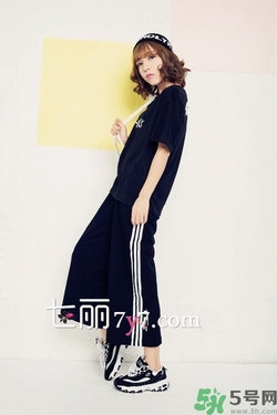 闊腿褲配什么鞋子好看？穿闊腿褲配什么鞋子？