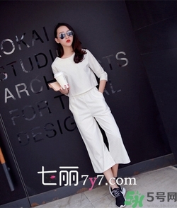 闊腿褲配什么鞋子好看？穿闊腿褲配什么鞋子？