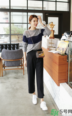 闊腿褲配什么鞋子好看？穿闊腿褲配什么鞋子？