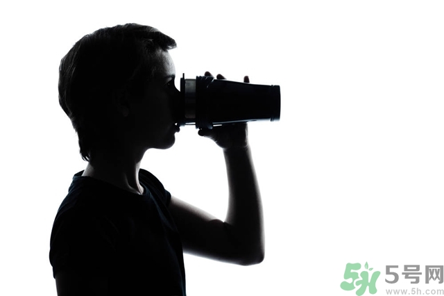 喝溫開水可以減肥嗎？喝溫開水有什么好處？