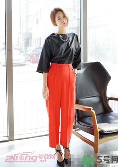 闊腿褲配什么鞋子好看？穿闊腿褲配什么鞋子？