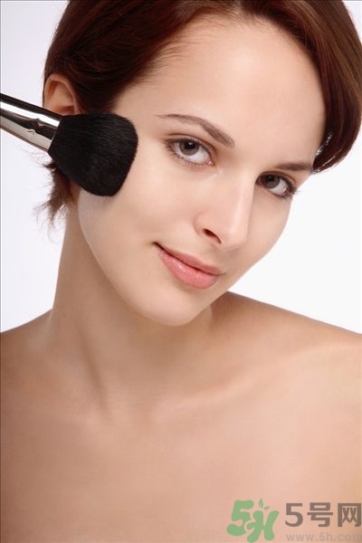 粉底液哪個牌子好？怎樣正確的選擇適合自己膚質(zhì)的粉底？