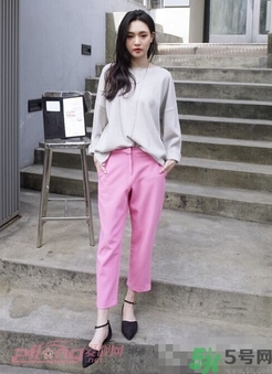 闊腿褲配什么鞋子好看？穿闊腿褲配什么鞋子？