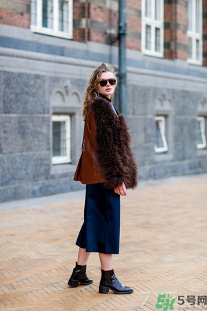 闊腿褲配什么鞋子好看？穿闊腿褲配什么鞋子？