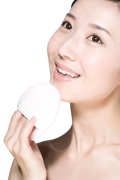 粉底液和氣墊BB霜有區(qū)別嗎？粉底液和氣墊BB霜哪個更好用？