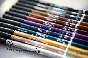 solone眼線筆怎么削？怎么推出來？