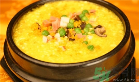 蟹黃弄衣服上怎么洗掉?蟹黃怎么洗掉? 蟹黃弄衣服上怎么洗掉?蟹黃怎么洗掉?