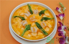 蟹黃弄衣服上怎么洗掉?蟹黃怎么洗掉? 蟹黃弄衣服上怎么洗掉?蟹黃怎么洗掉?