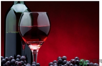 酒精中毒的早期癥狀有哪些？酒精中毒的癥狀有哪些？