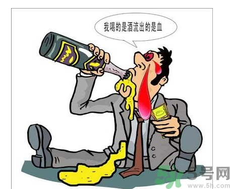 酒精中毒的早期癥狀有哪些？酒精中毒的癥狀有哪些？