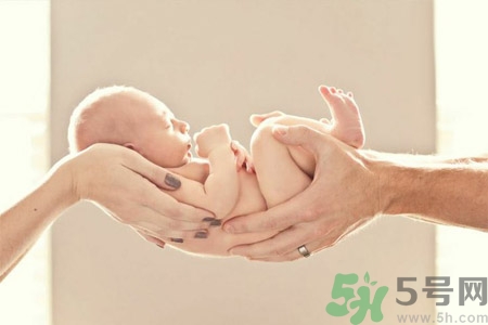 懷孕吃什么孩子頭發(fā)好？懷孕吃什么孩子皮膚好？