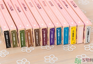 solone眼線筆怎么削？怎么推出來？