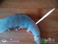 活蝦怎么處理干凈蝦線(xiàn)？活蝦怎么去蝦線(xiàn)？