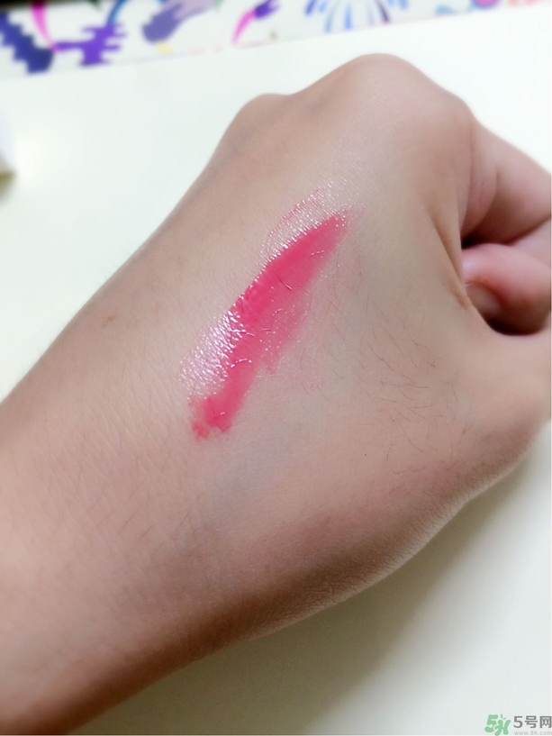 蘭芝漆光溢彩唇部啫喱怎么樣? 蘭芝漆光溢彩唇部啫喱怎么樣?