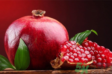 石榴的營養(yǎng)價值 石榴的功效與作用 石榴的營養(yǎng)價值 石榴的功效與作用