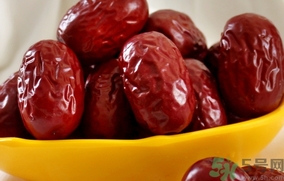 紅棗的營養(yǎng)價(jià)值 紅棗的功效與作用及食用方法 紅棗的營養(yǎng)價(jià)值 紅棗的功效與作用及食用方法