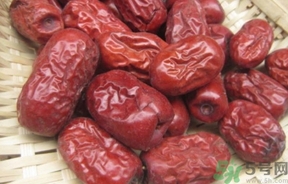 紅棗的營養(yǎng)價(jià)值 紅棗的功效與作用及食用方法 紅棗的營養(yǎng)價(jià)值 紅棗的功效與作用及食用方法