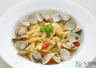 蛤蜊上白色透明的是寄生蟲(chóng)嗎？蛤蜊有寄生蟲(chóng)嗎？