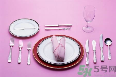 開水燙餐具能消毒嗎？高溫能消毒餐具嗎？