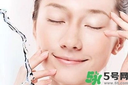 補(bǔ)水面膜怎么選擇？補(bǔ)水的面膜可以天天敷嗎？