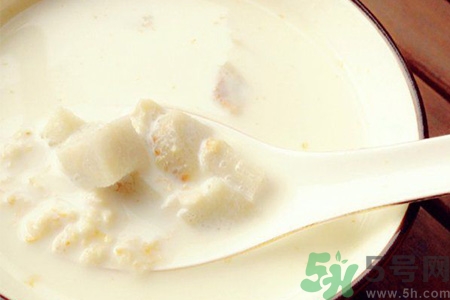 吃芋頭可以喝牛奶嗎？吃芋頭喝牛?奶有什么好處？