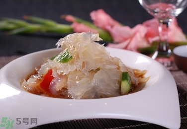 海蜇是葷菜還是素菜？海蜇是動(dòng)物還是植物？