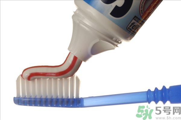 牙菌斑如何去除？牙菌斑怎么形成的？