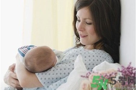 怎樣科學(xué)坐月子？坐月子是選擇傳統(tǒng)式還是科學(xué)式？