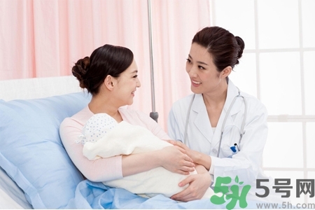 怎樣科學(xué)坐月子？坐月子是選擇傳統(tǒng)式還是科學(xué)式？