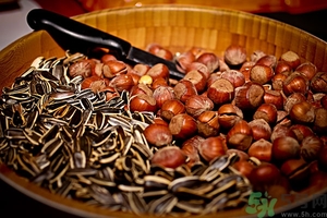 板栗能和啤酒一起吃嗎？吃板栗能喝酒嗎？