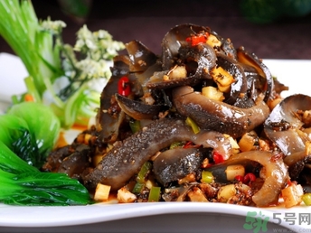 海參可以和雞蛋一起吃嗎？海參可以和雞一起煲湯嗎？