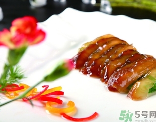 海參可以和牛奶一起吃嗎？吃完海參可以喝牛奶嗎？