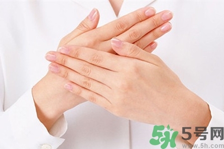 手干裂起皮怎么回事？手干裂起皮怎么辦？