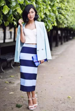 秋天穿裙子腿上穿什么？秋季穿裙子怎么搭配？